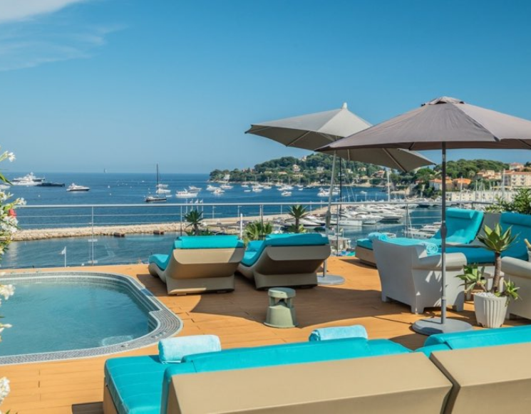 Villa à 10 mètres de la plage à Saint-Jean-Cap-Ferrat - ref 1026