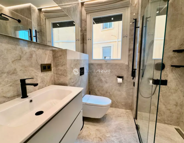 Appartement rénové à Monaco à deux pas de la plage du Larvotto - ref 9027