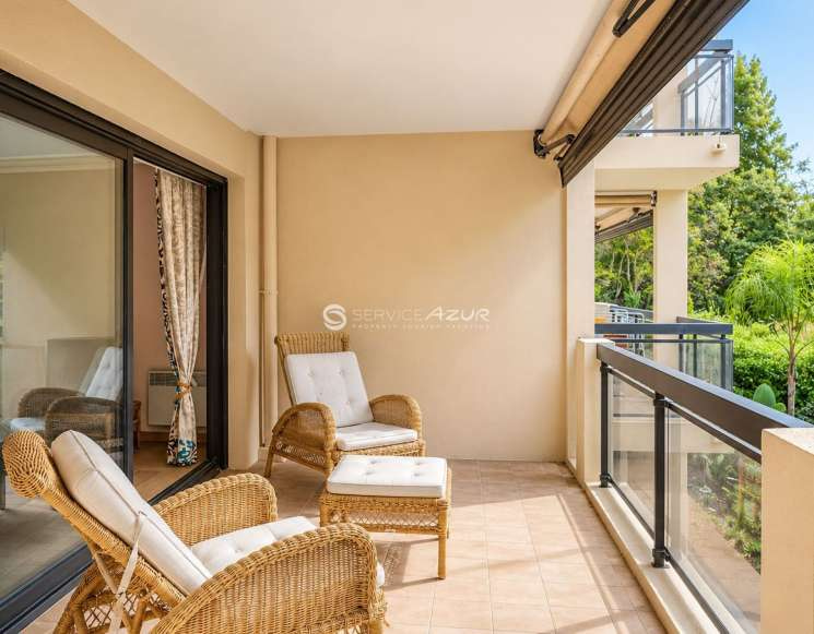 Appartement avec jardin privatif dans une résidence avec piscine et court de tennis -&nbsp;ref&nbsp;5324