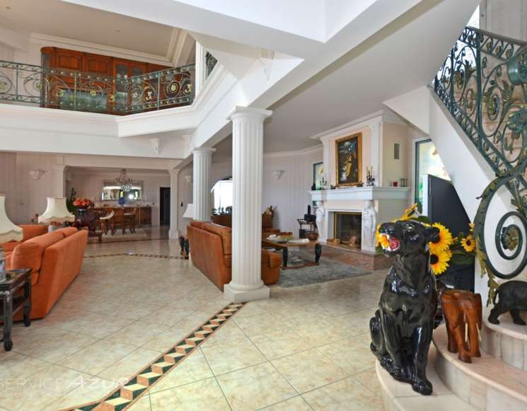 Luxury villa of 800 m² for sale in Saint Aygulf -&nbsp;ref&nbsp;2108