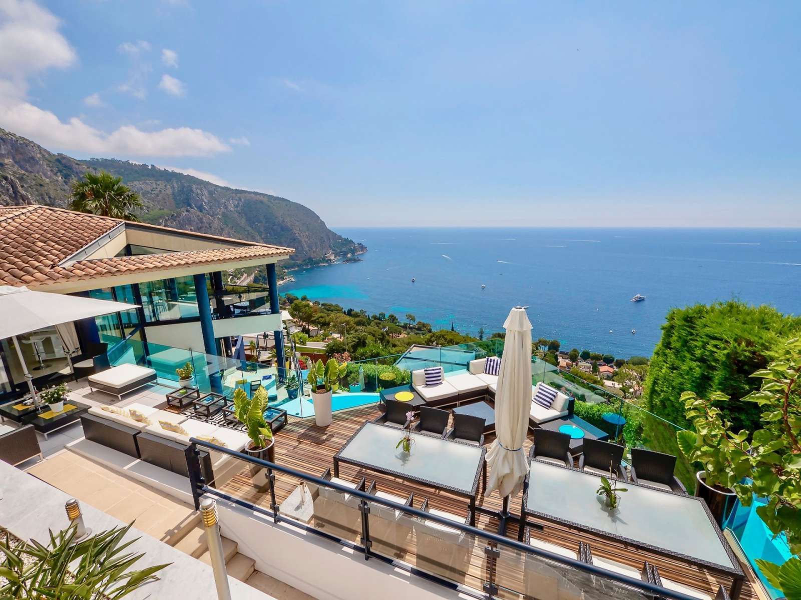 Villa de luxe avec vue mer panoramique à Eze-sur-mer