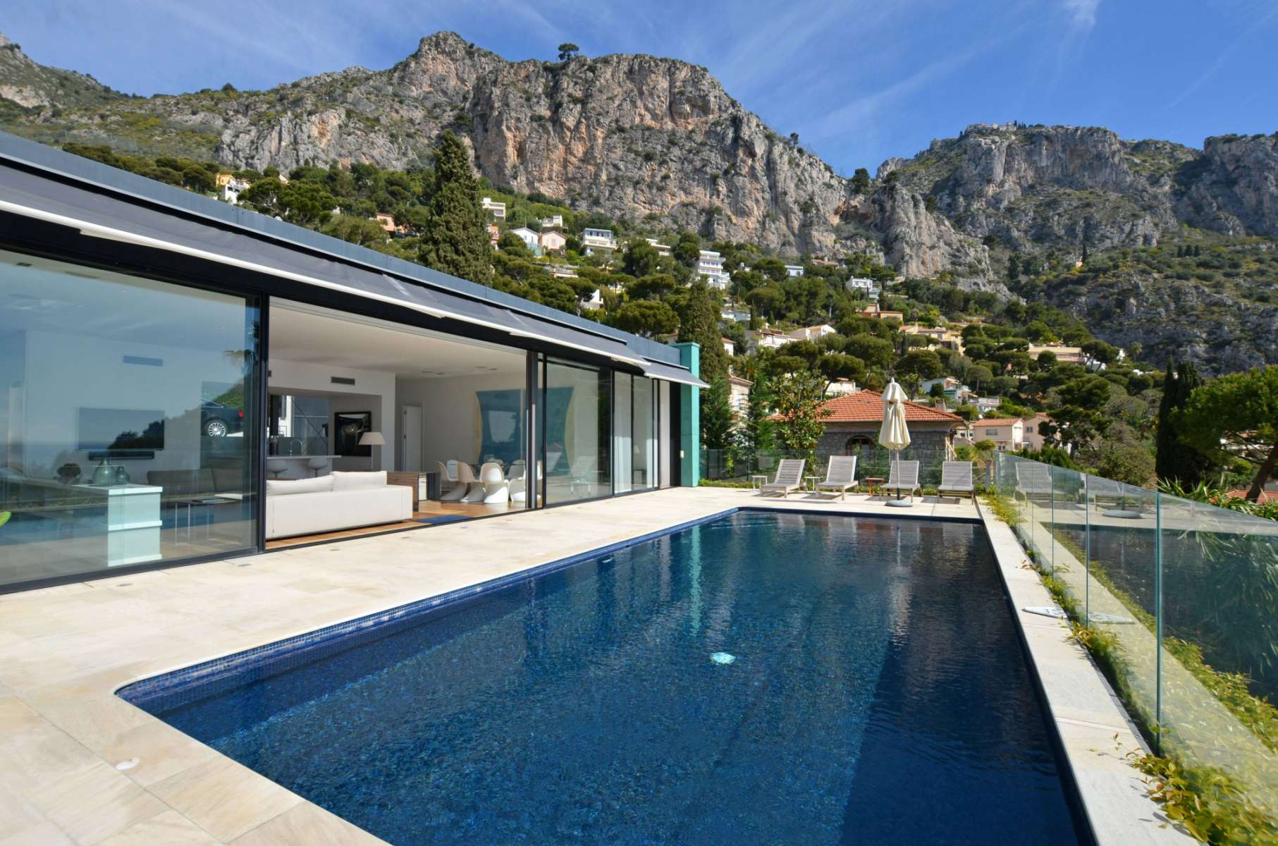 Modern luxury sea view villa  in Eze-sur-mer