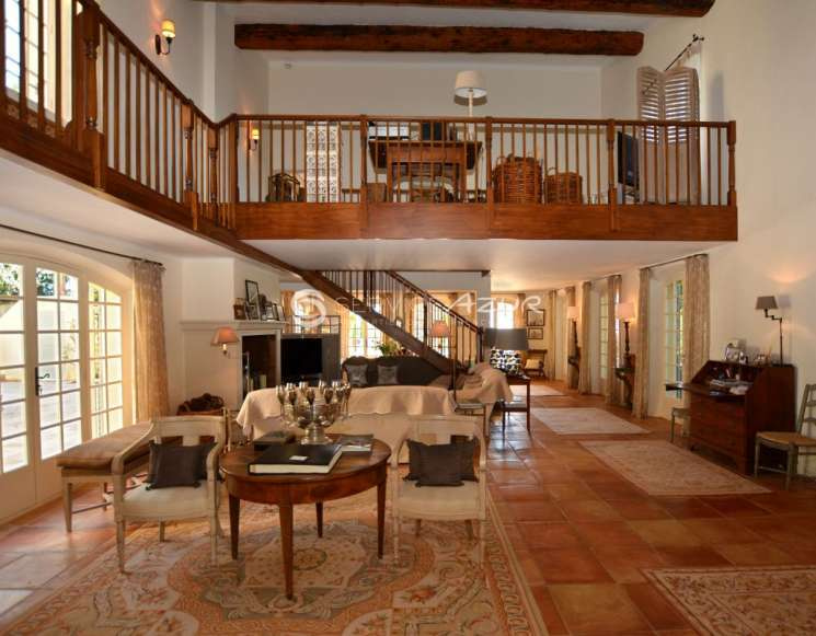 Маєток 3 гектари в Сен-Тропі з виноградниками - ref 2311