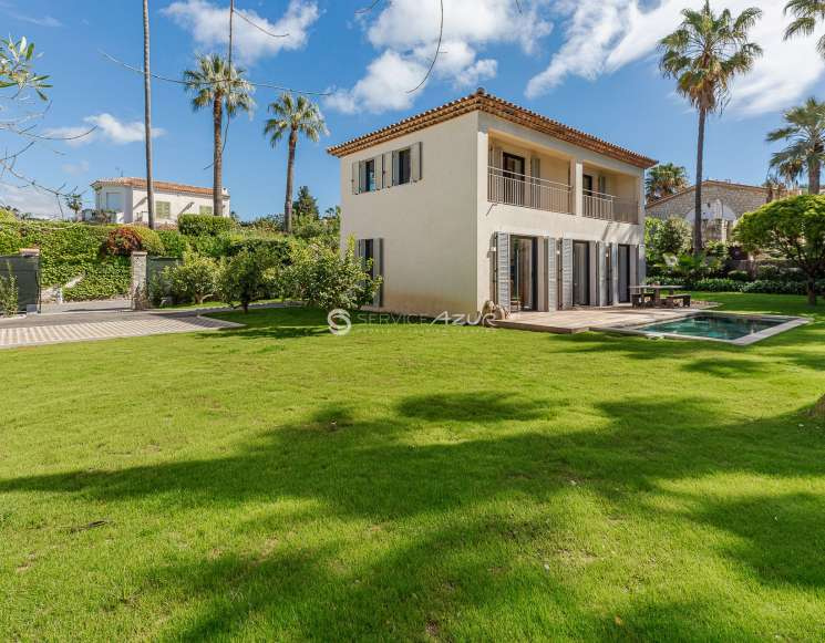 Новая вилла в 200 метрах до моря на Кап Антиб - ref 1404