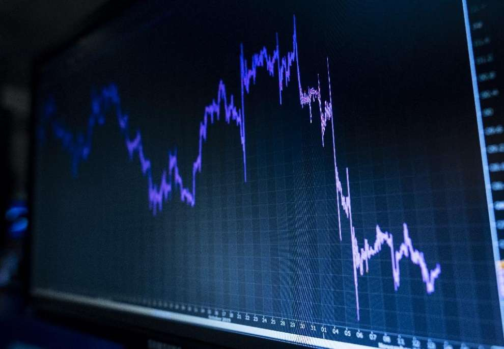 Парижская фондовая биржа рухнула на 9,07% после открытия торгов