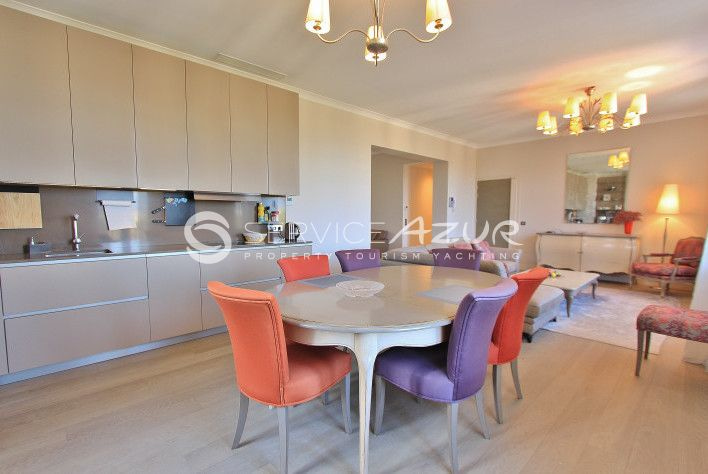 Appartement 4 pièces rénové avec vue mer au Cap d'Antibes -&nbsp;ref&nbsp;5302