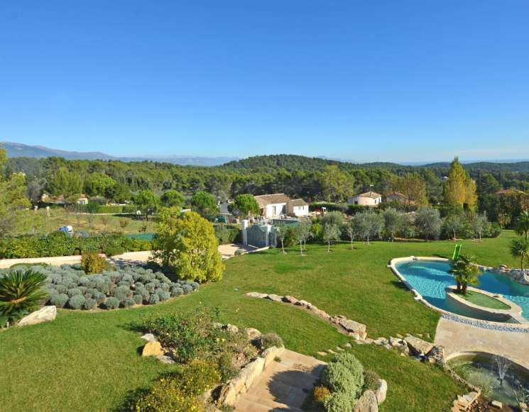 Spacieuse villa familiale proche village de Mougins - ref 1567