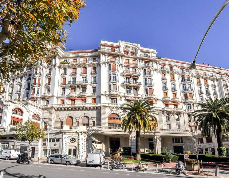 Top-floor apartment in a bourgeois palace in prestigious district of Nice - ref 6014