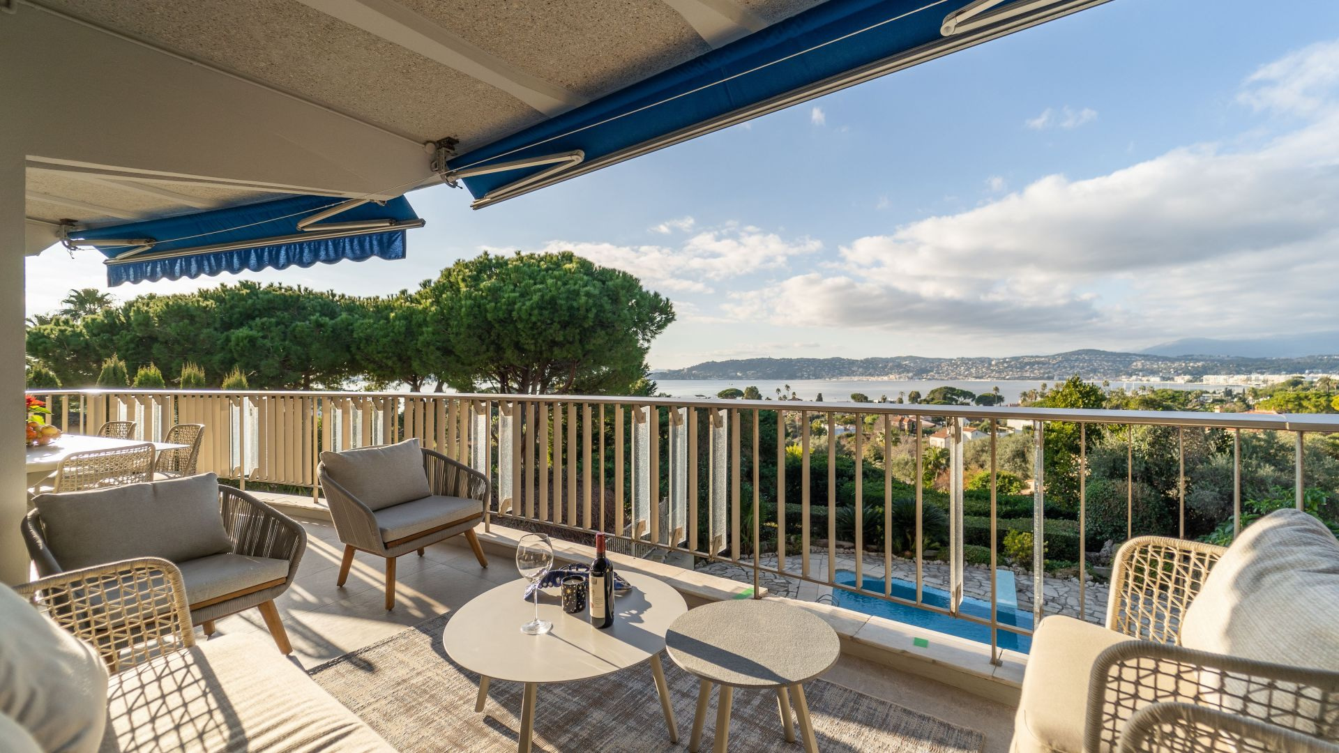 Sea View 4-Bedroom Apartment in Cap d'Antibes