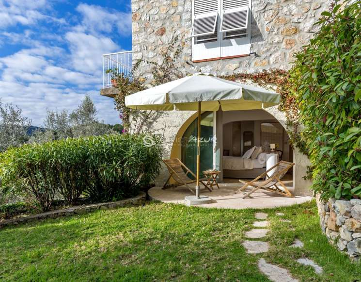 Вилла в Эз с панорамным видом на море и Кап Ферра - ref 1005