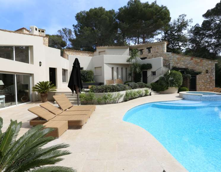 Villa à Mougins dans un environnement privilégié - ref 3565