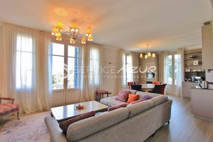 Appartement 4 pièces rénové avec vue mer au Cap d'Antibes -&nbsp;ref&nbsp;5302