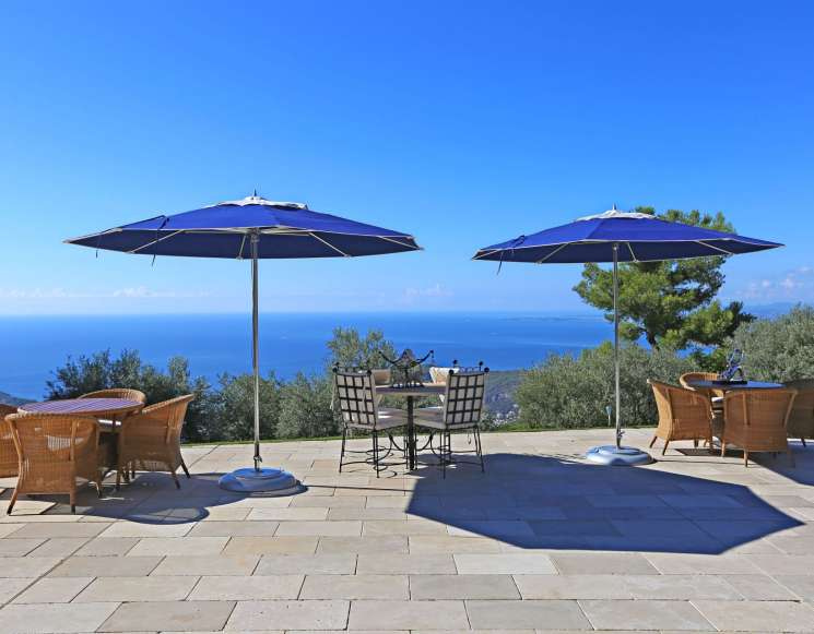 Продажа и аренда имения с участком 5 гектар на территории национального парка в Eze - ref 1048