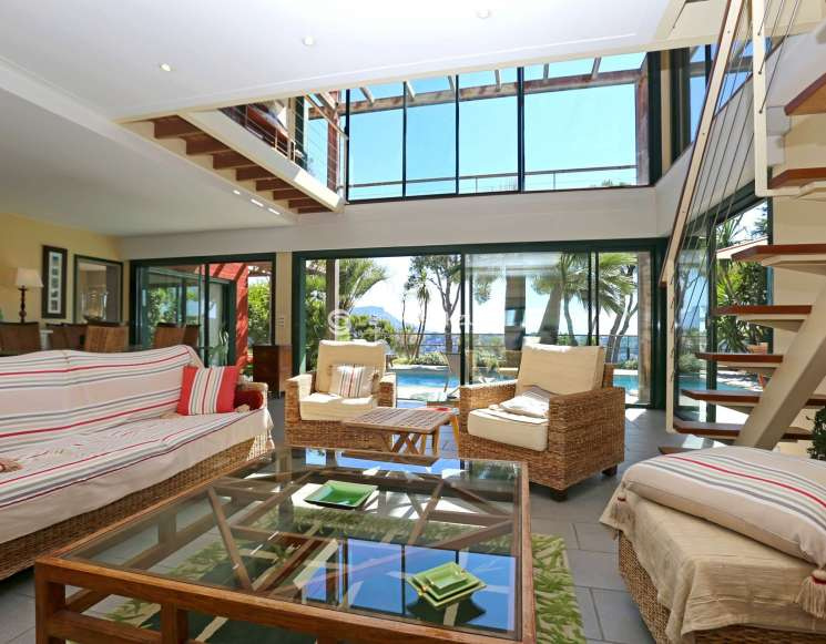 Villa contemporaine sur les hauteurs de Villefranche-sur-Mer - ref 3081