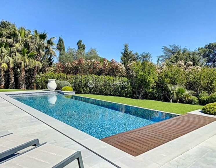 Modern Grimaud Villa with Panoramic Sea and Saint-Tropez Views - ref 4119