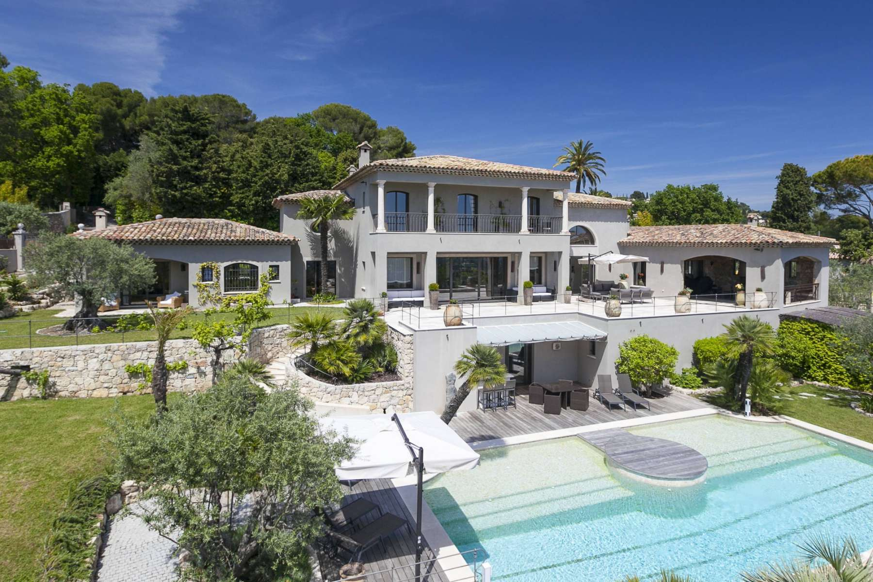 Luxury sea view property on the heights of Mougins
