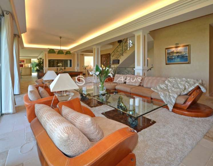 Spacieuse villa familiale proche village de Mougins - ref 1567