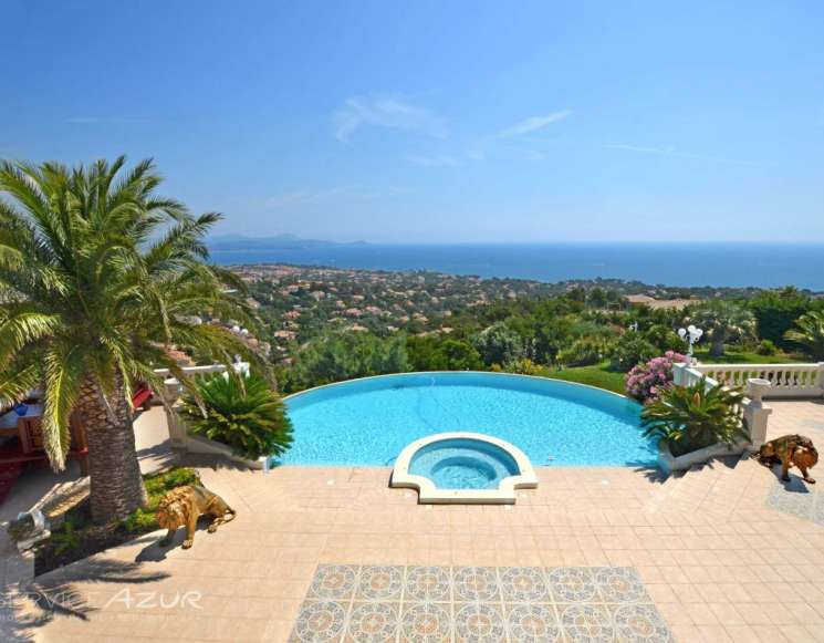 Luxury villa of 800 m² for sale in Saint Aygulf -&nbsp;ref&nbsp;2108