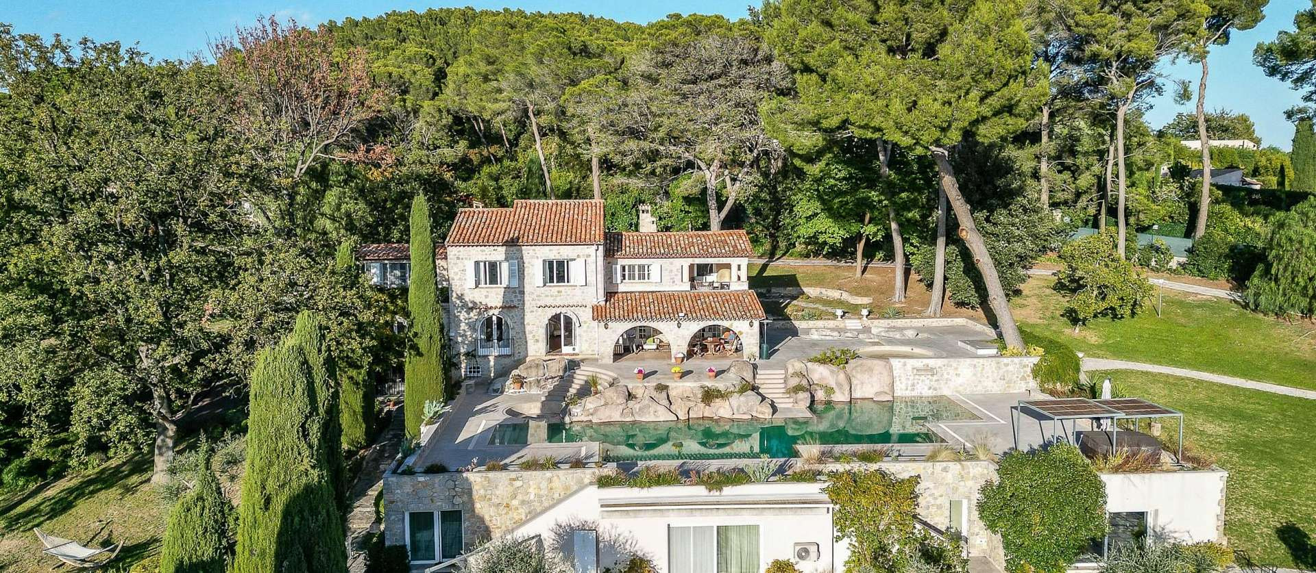 Exceptional Estate in Mougins with Park and Tennis Court - ref 1522