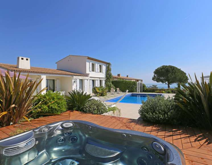 Вілла у Вільневій Лубі з гарним видом на море - ref 1505