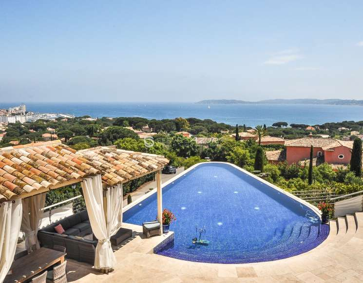 Вилла с видом на море и окрестносях Сен-Рафаэль -&nbsp;ref&nbsp;2324