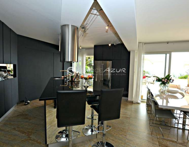 Вилла в калифорнийском стиле на продажу в Cannes -&nbsp;ref&nbsp;1560