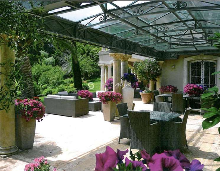 Elegant Cannes Mansion: Lush Gardens, Sea Views, Near Croisette - ref 1715