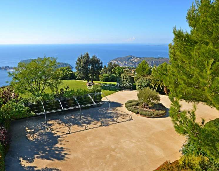 Продажа и аренда имения с участком 5 гектар на территории национального парка в Eze - ref 1048