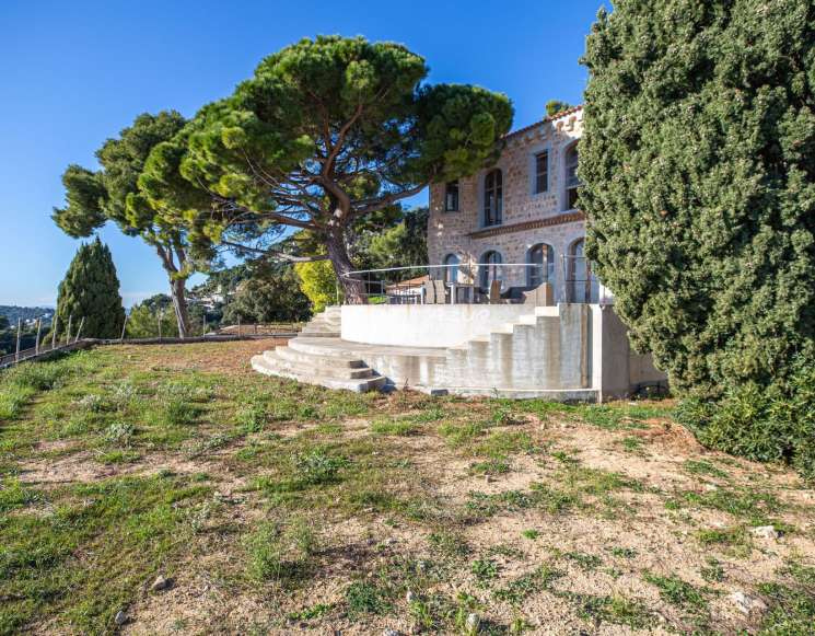 Propriété à Villefranche avec vue mer imprenable - ref 1016