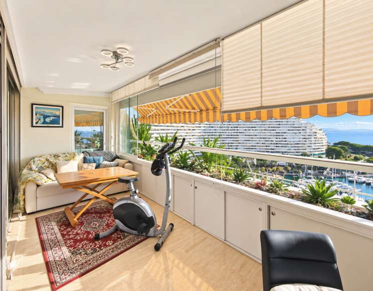 Appartement rénové avec vue mer à Marina Baie des Anges -&nbsp;ref&nbsp;5328