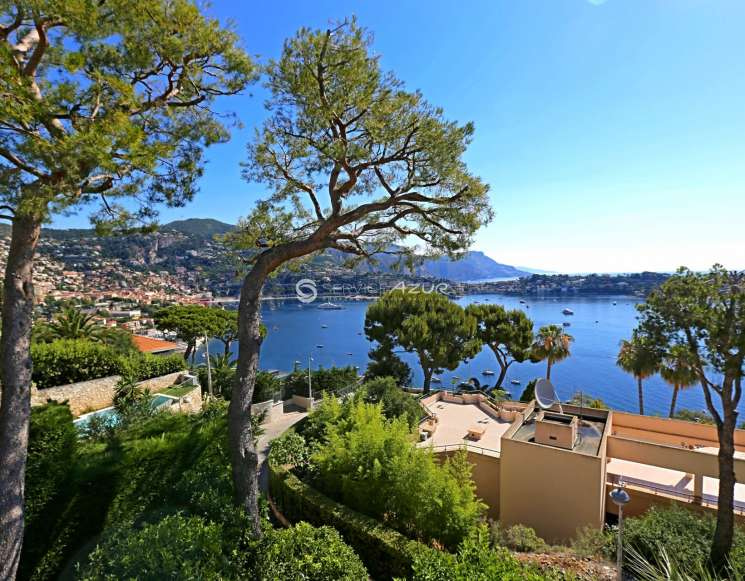 Villa contemporaine sur les hauteurs de Villefranche-sur-Mer - ref 3081