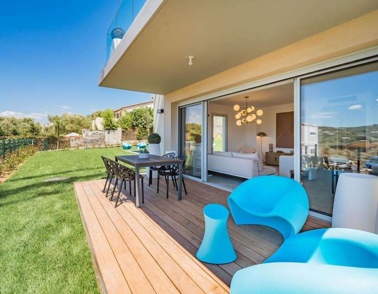 Villa neuve dans un domaine exclusif sur les hauteurs d'Antibes à 7 minutes des plages - ref 1523