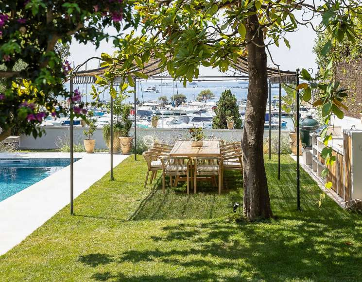 Вилла на первой линии моря на Кап д’Антиб пешком до пляжа - ref 3418