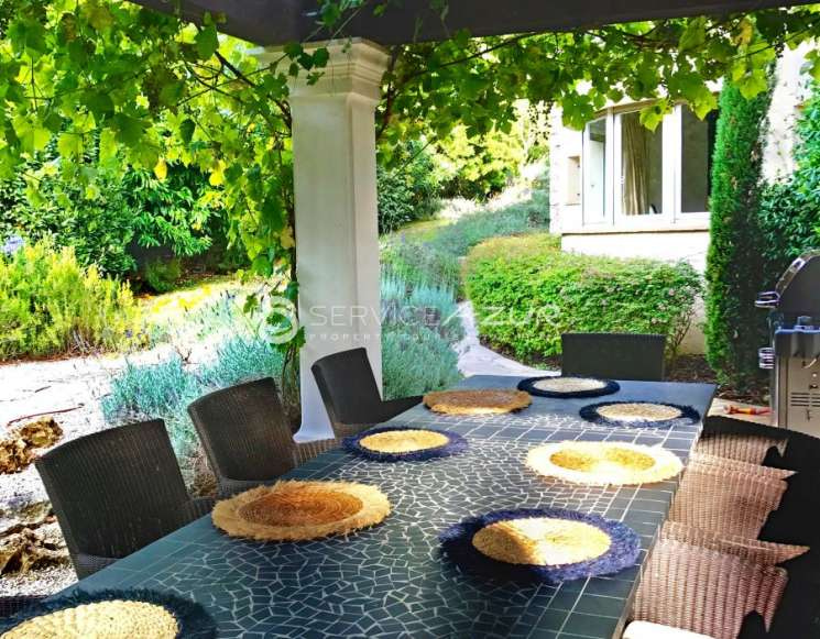 Villa à Mougins dans un environnement privilégié - ref 3565