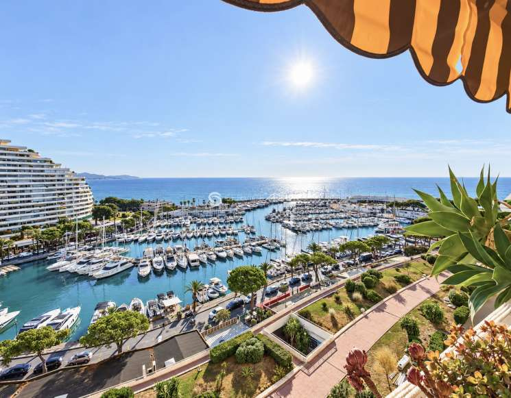 Appartement rénové avec vue mer à Marina Baie des Anges -&nbsp;ref&nbsp;5328