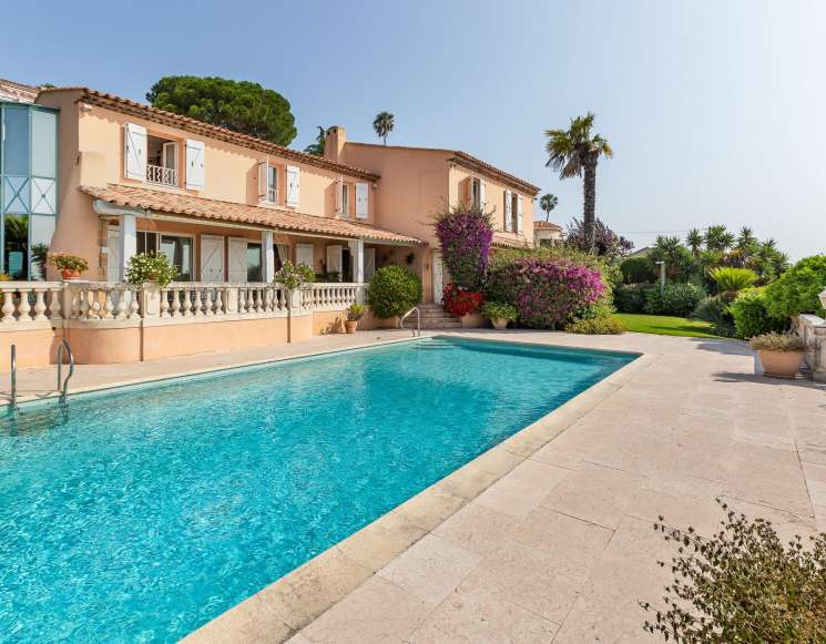 Вилла в частном домене с видом на море в Гольф-Жуан недалеко от Канн - ref 1508