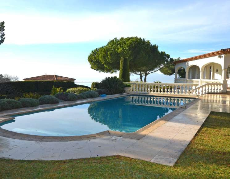 Villa vue mer à Cannes - ref 3552