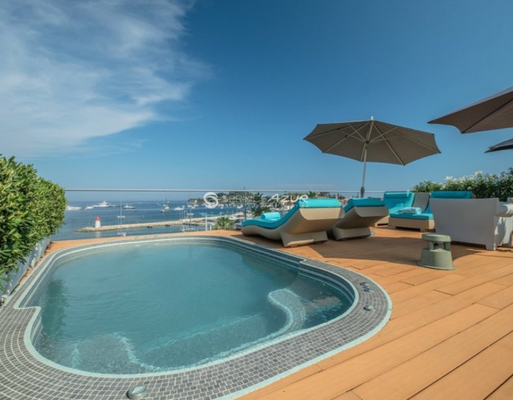 Villa à 10 mètres de la plage à Saint-Jean-Cap-Ferrat - ref 1026