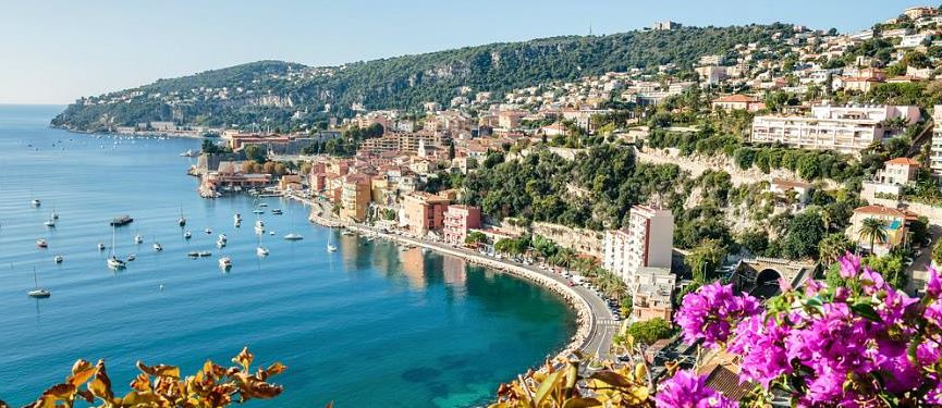 Рианна может стать вашей новой соседкой!