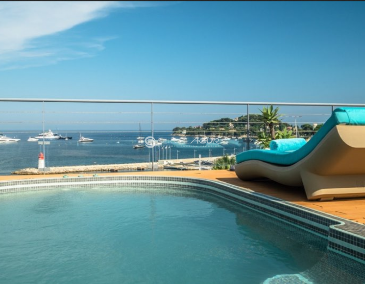 Villa à 10 mètres de la plage à Saint-Jean-Cap-Ferrat - ref 1026