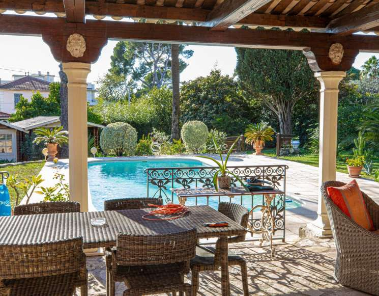 Provencal-style home in Cannes walking distance of Croisette Boulevard - ref 1590