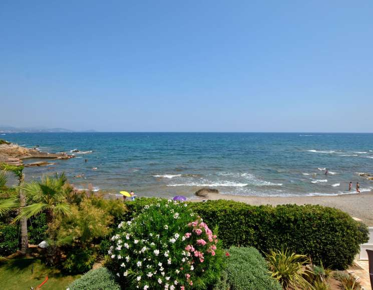 Вілла у Фрежюс біля моря з прямим виходом на пляж - ref 4117