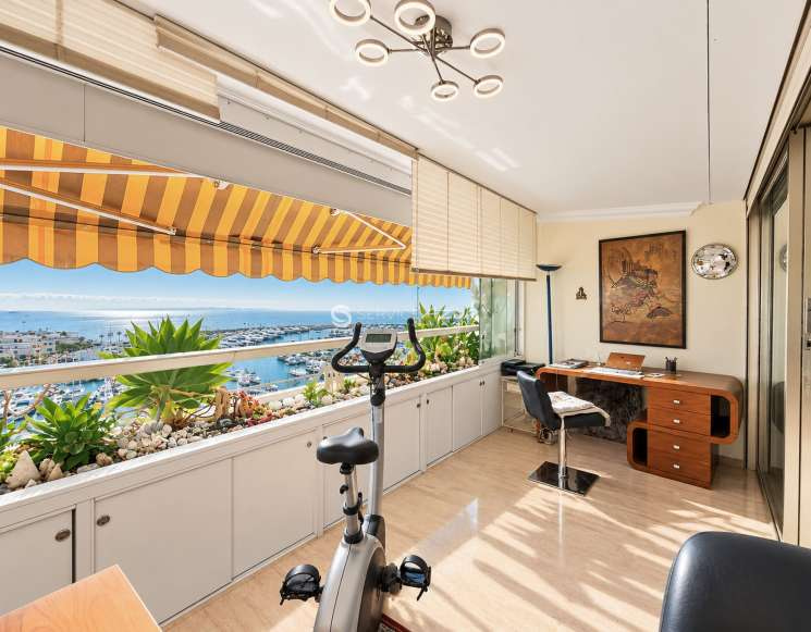 Appartement rénové avec vue mer à Marina Baie des Anges -&nbsp;ref&nbsp;5328