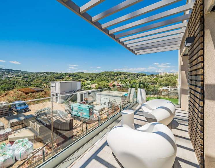 Villa neuve dans un domaine exclusif à Antibes proche plages - ref 1528