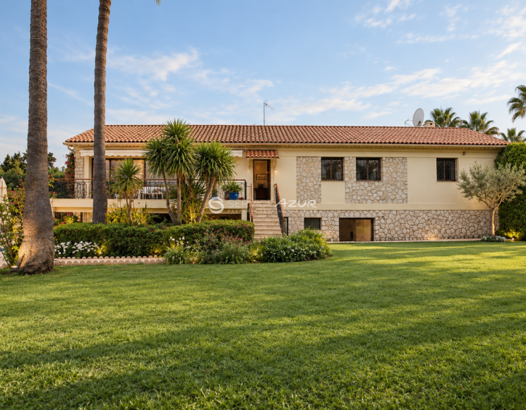 Private Villa with Pool and Sea Views in Cap d’Antibes -&nbsp;ref&nbsp;3448
