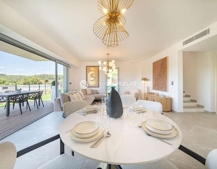 Villa neuve dans un domaine exclusif à Antibes proche plages - ref 1528