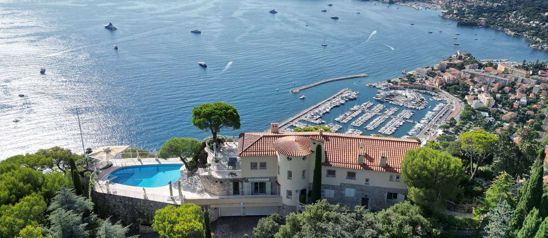 Villa à Villefranche-sur-Mer avec vue exceptionnelle sur la mer et St. Jean Cap Ferrat - Ref 1006