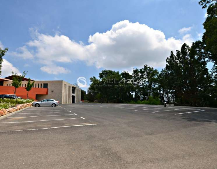 Vast 69-Hectare Golf Course Property near Cannes with Investment Potential - ref 7021