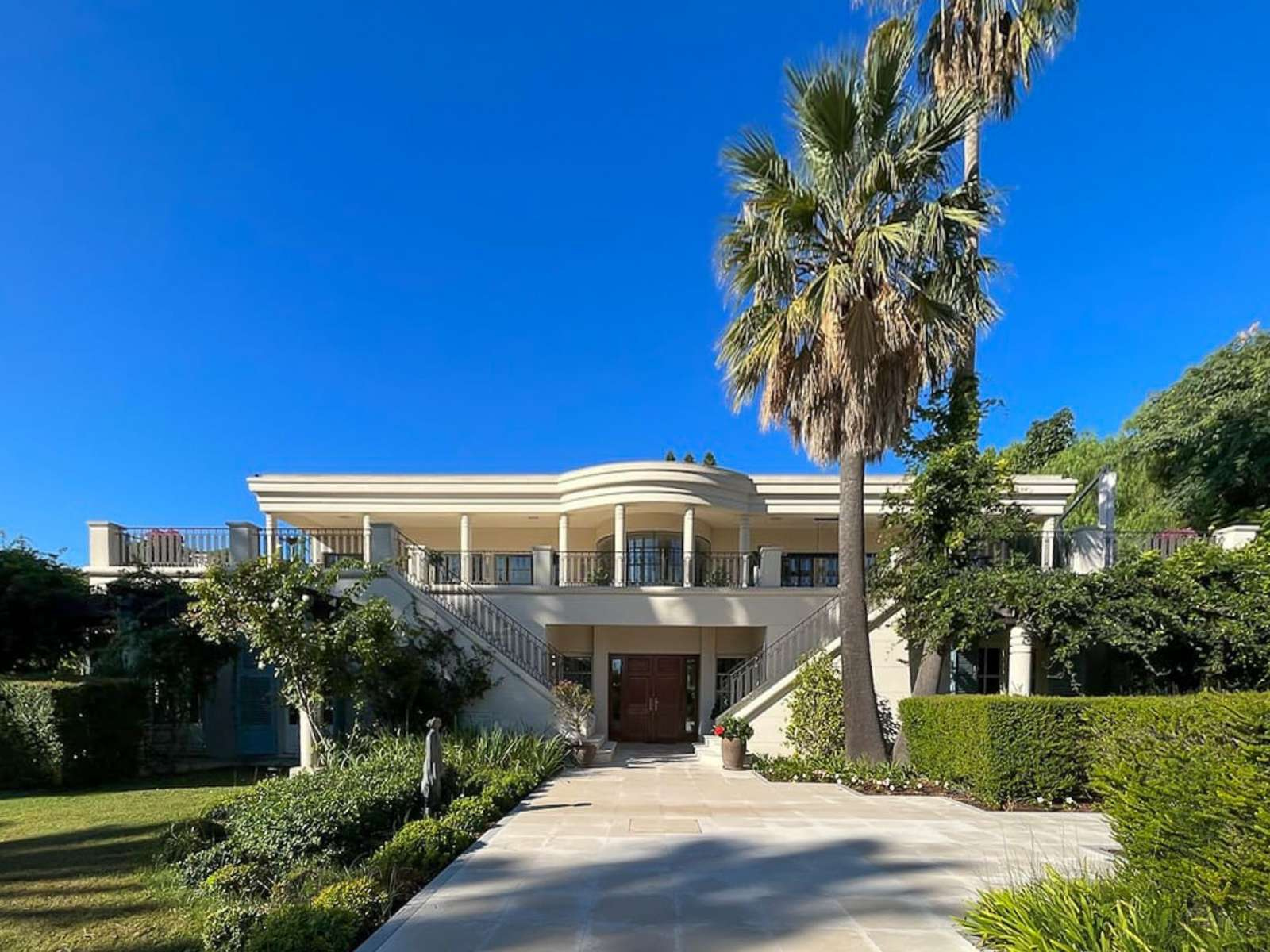 Cap d'Antibes Luxury Villa with Sea Views