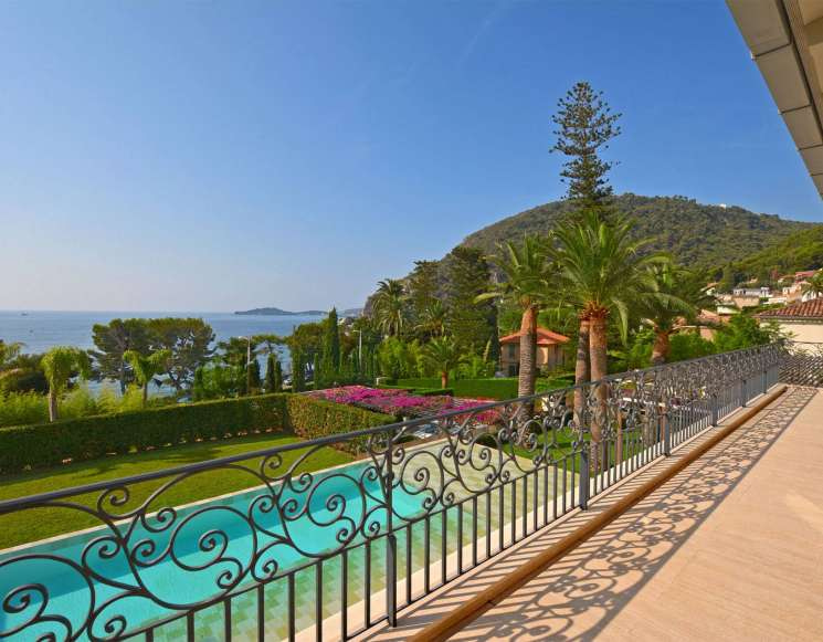 Продажа имения в Eze с видом на море, в 100 метрах до пляжей - ref 1012